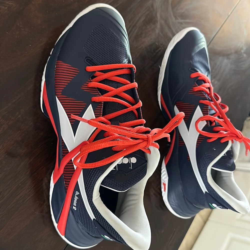 B.icon 2 AG tennis shoes size 10